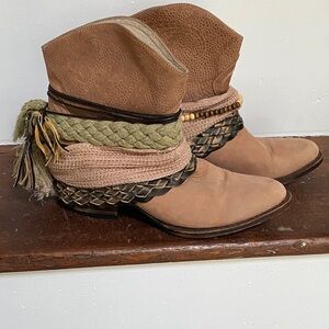 Freebird MEZCAL Tan Ankle Booties with Braided Accents, Size 8
